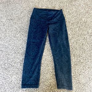 Lululemon size 8 leggings